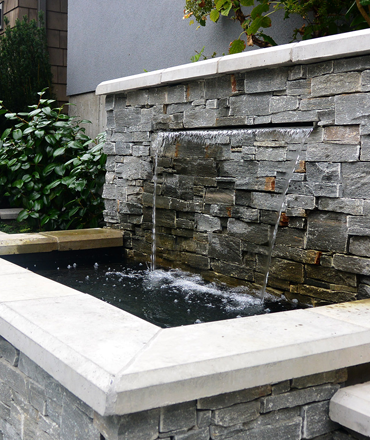 courtyard-formal-water-features